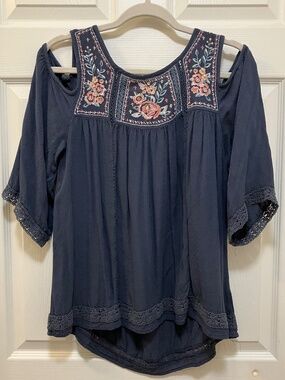Knox Rose embroidered cold shoulder elbow sleeve shirt blouse size M